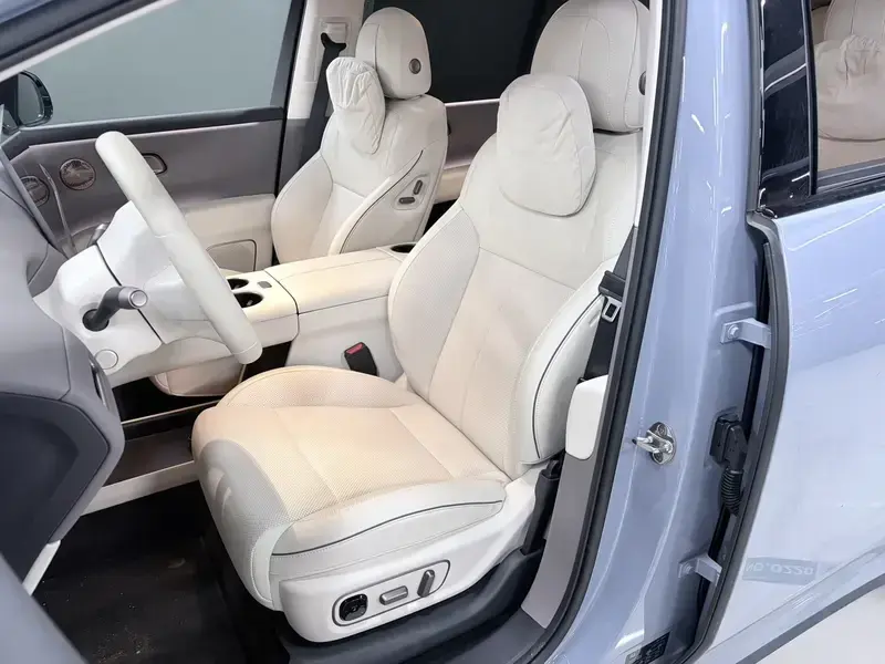 2025 Li Auto (Lixiang) i8 с пробегом 5 400 км