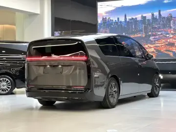 2024 Li Auto (Lixiang) Mega с пробегом 58 000 км