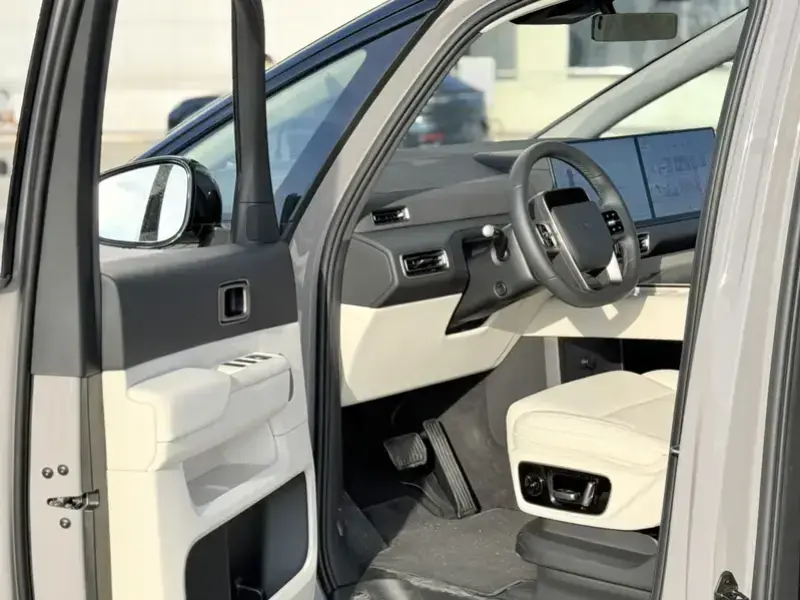 2025 Li Auto (Lixiang) Mega с пробегом 11 900 км