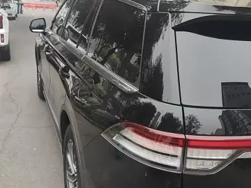 2023 Lincoln Aviator с пробегом 46 000 км