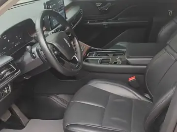 2023 Lincoln Aviator с пробегом 46 000 км