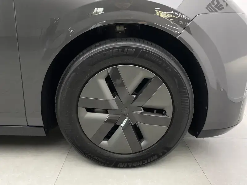 2025 Li Auto (Lixiang) Mega с пробегом 27 000 км