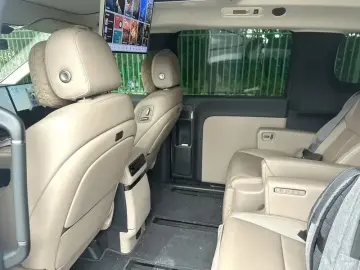 2025 Li Auto (Lixiang) Mega с пробегом 31 000 км