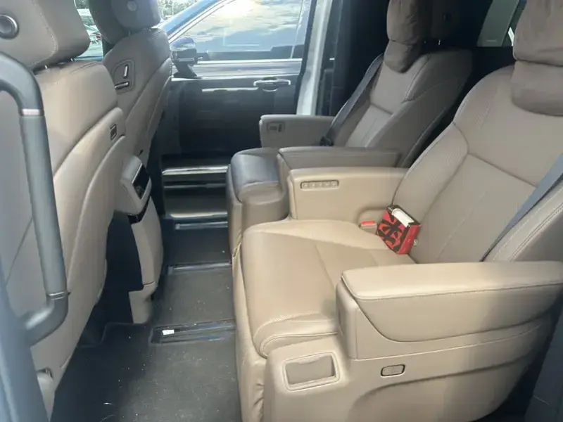 2025 Li Auto (Lixiang) Mega с пробегом 31 000 км