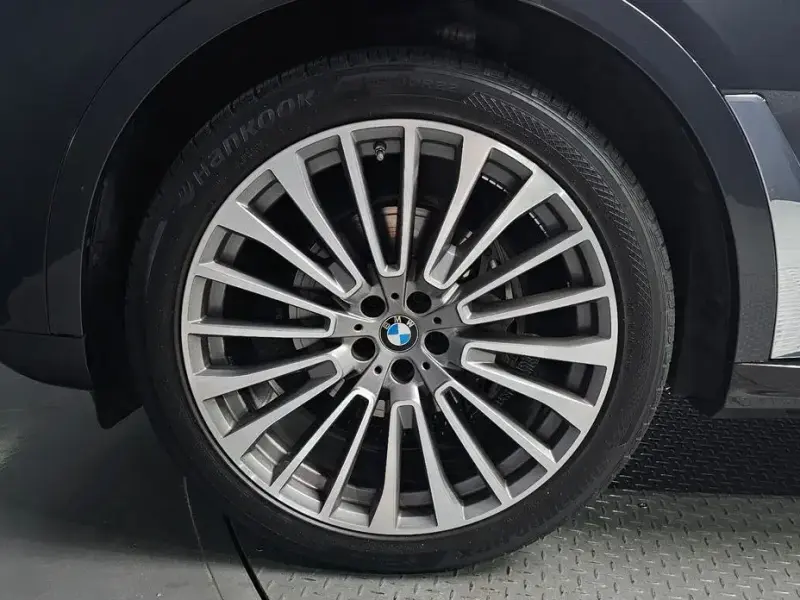2022 BMW X7 с пробегом 90 909 км
