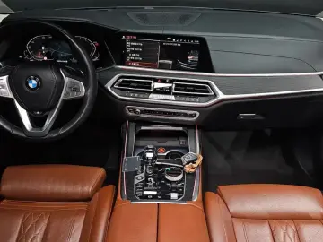 2022 BMW X7 с пробегом 90 909 км
