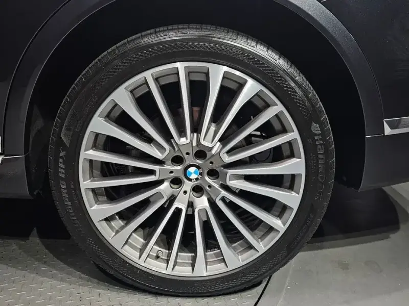 2022 BMW X7 с пробегом 90 909 км