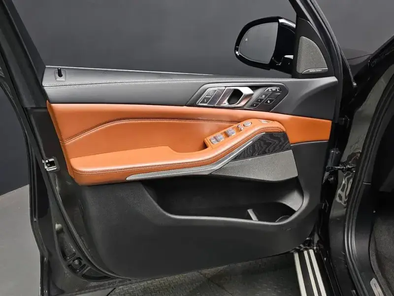 2022 BMW X7 с пробегом 90 909 км