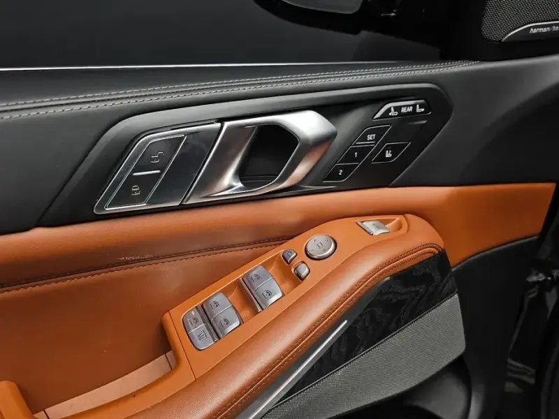 2022 BMW X7 с пробегом 90 909 км