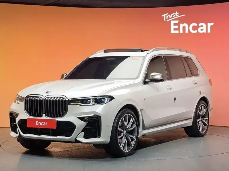 2022 BMW X7 с пробегом 77 673 км
