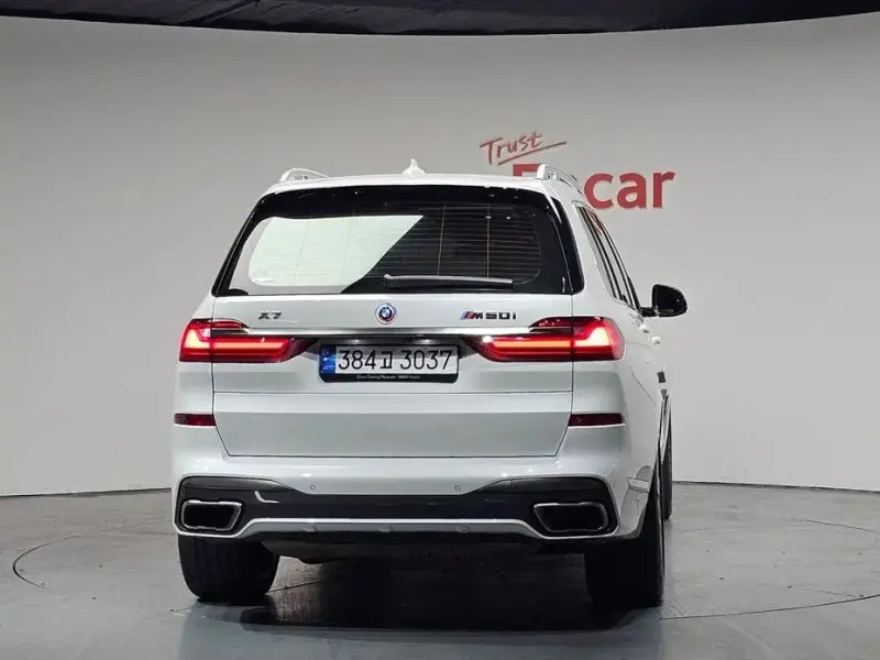 2022 BMW X7 с пробегом 77 673 км