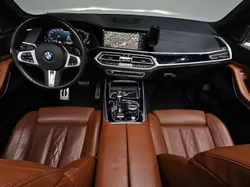 2022 BMW X7 с пробегом 77 673 км