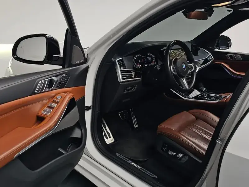 2022 BMW X7 с пробегом 77 673 км