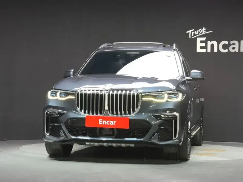 2022 BMW X7 с пробегом 62 419 км
