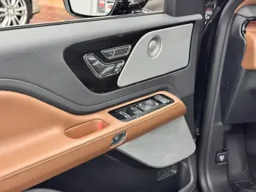 2021 Lincoln Aviator с пробегом 34 000 км