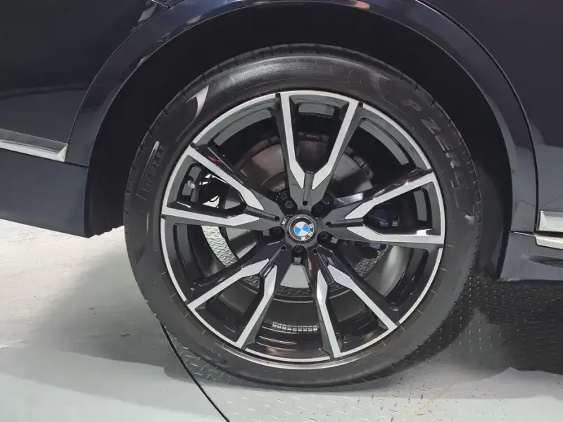 2022 BMW X7 с пробегом 113 928 км