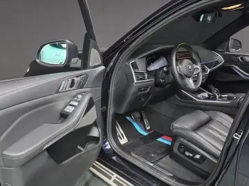 2022 BMW X7 с пробегом 113 928 км