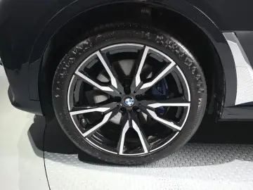 2022 BMW X7 с пробегом 37 891 км