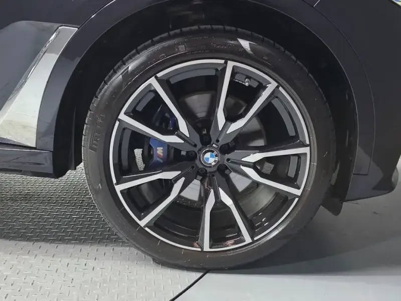 2022 BMW X7 с пробегом 113 928 км