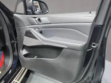 2022 BMW X7 с пробегом 113 928 км