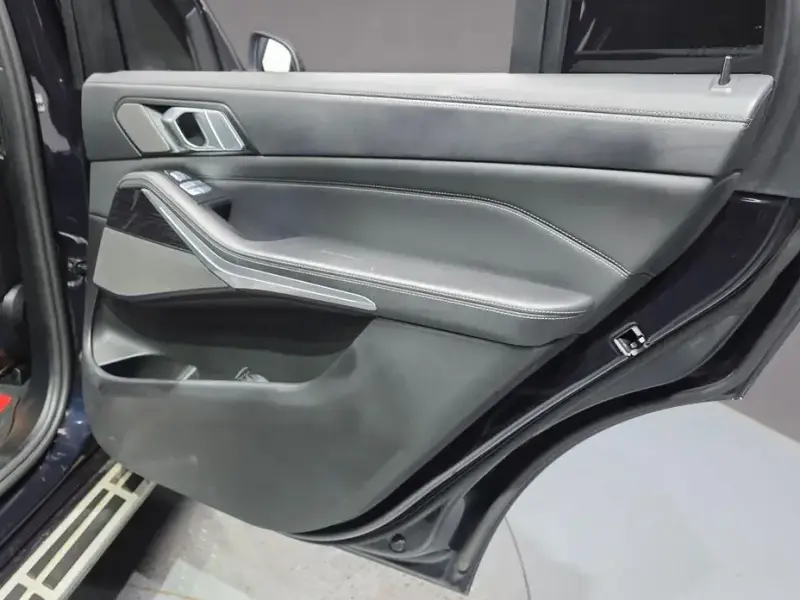2022 BMW X7 с пробегом 113 928 км