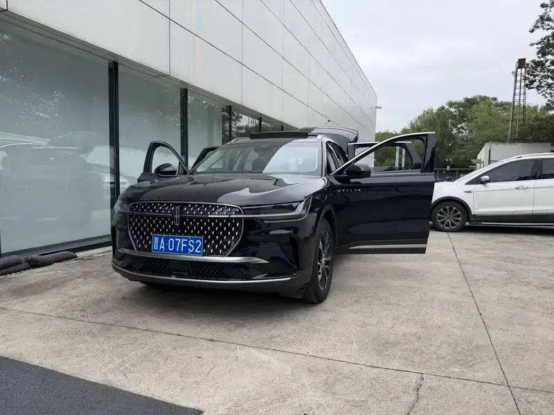 2026 Lincoln Nautilus с пробегом 2 100 км