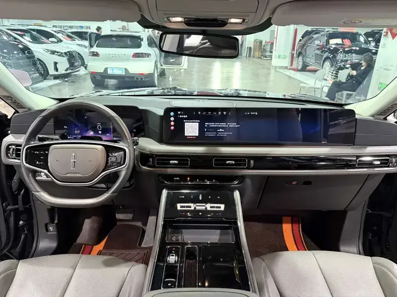 2024 Lincoln Aviator с пробегом 11 000 км