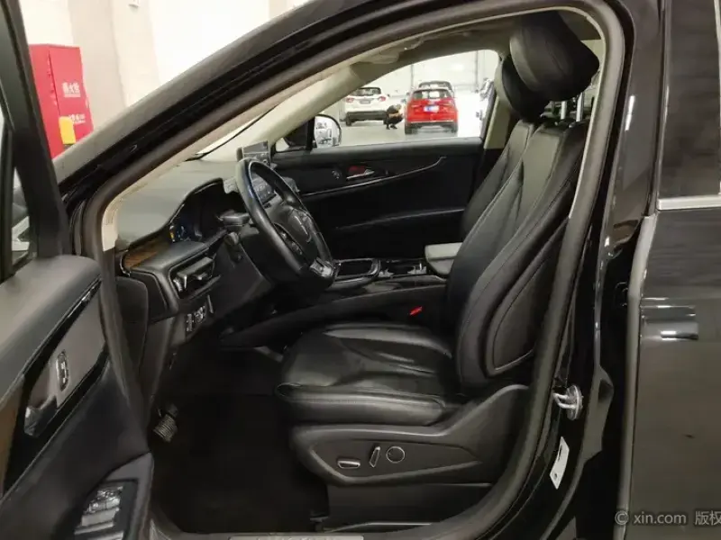 2021 Lincoln Nautilus с пробегом 80 600 км