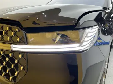 2025 Lincoln Navigator с пробегом 9 000 км