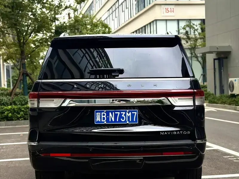 2022 Lincoln Navigator с пробегом 48 000 км