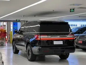 2020 Lincoln Navigator с пробегом 130 700 км