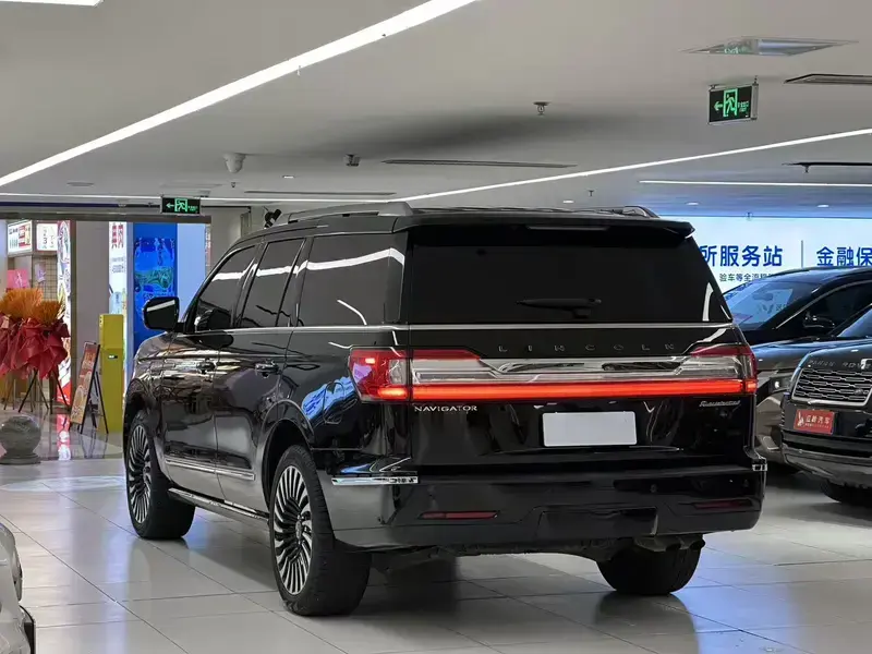 2020 Lincoln Navigator с пробегом 130 700 км