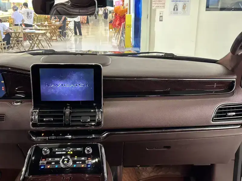 2020 Lincoln Navigator с пробегом 130 700 км
