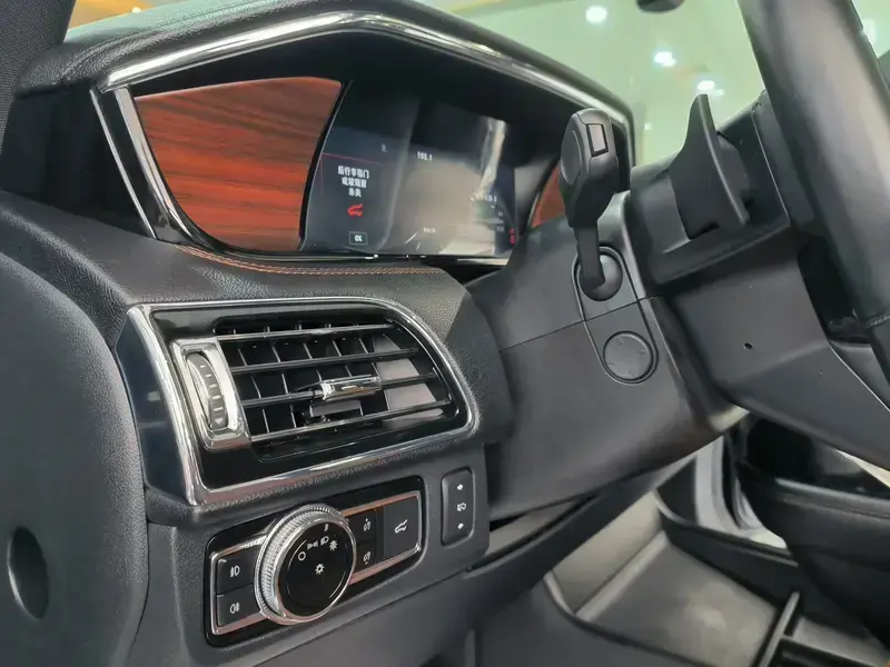 2020 Lincoln Navigator с пробегом 57 000 км