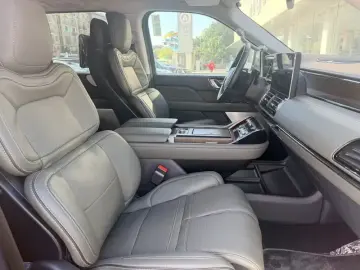 2024 Lincoln Navigator с пробегом 100 км