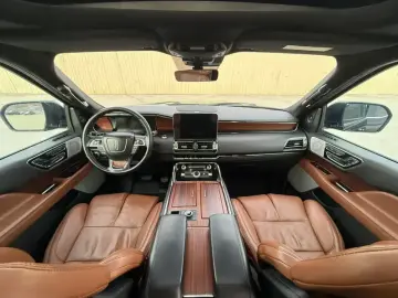 2020 Lincoln Navigator с пробегом 140 000 км