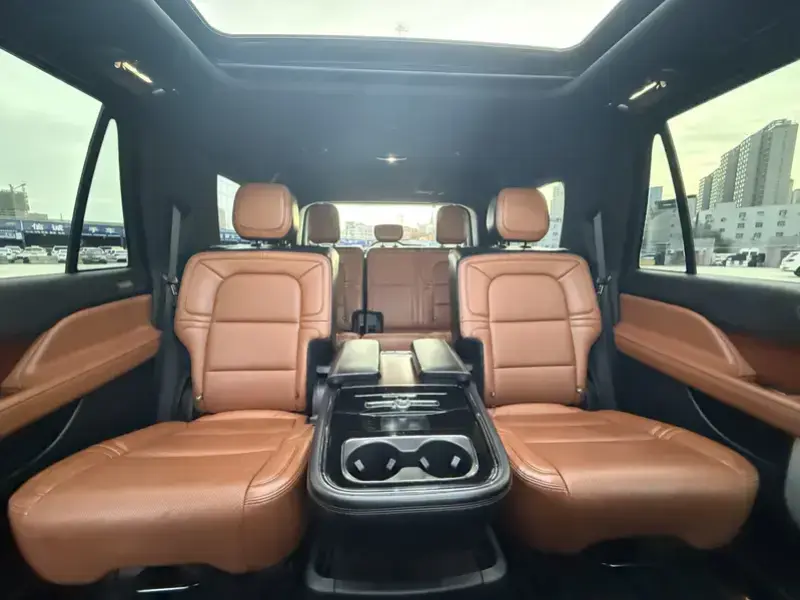 2020 Lincoln Navigator с пробегом 140 000 км