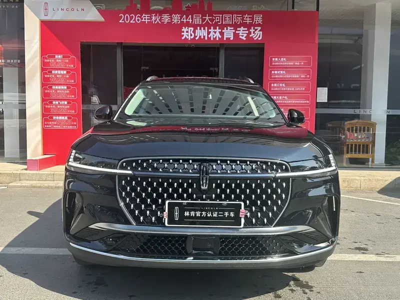 2026 Lincoln Nautilus с пробегом 8 000 км