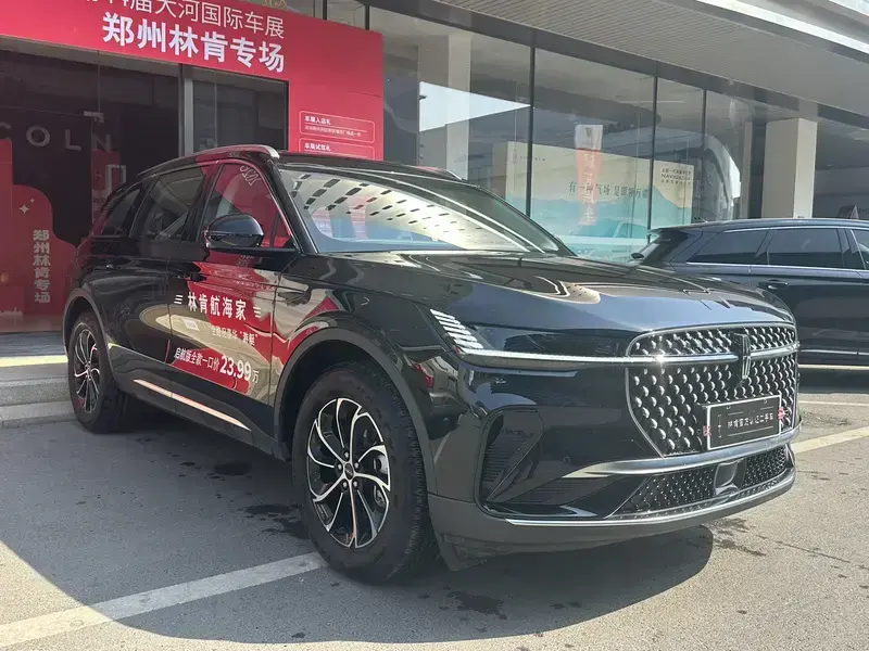 2026 Lincoln Nautilus с пробегом 8 000 км