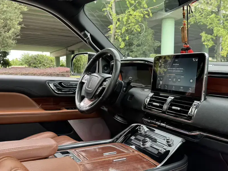 2019 Lincoln Navigator с пробегом 75 000 км