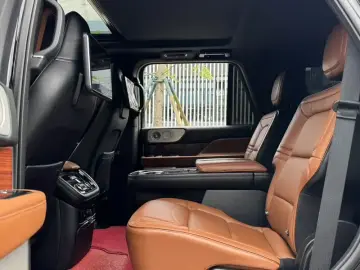 2019 Lincoln Navigator с пробегом 75 000 км