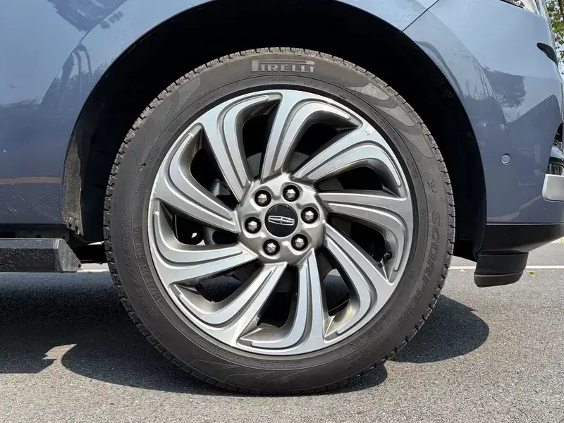 2022 Lincoln Navigator с пробегом 26 000 км