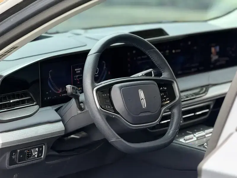 2024 Lincoln Z с пробегом 30 000 км