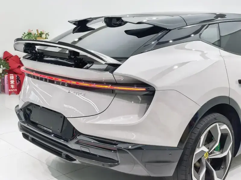 2023 Lotus Eletre с пробегом 62 000 км