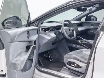 2023 Lotus Eletre с пробегом 62 000 км