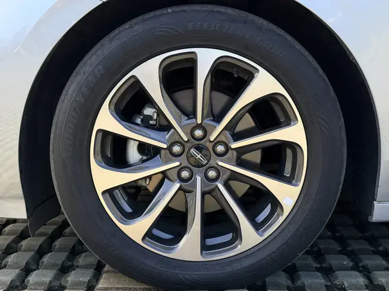 2022 Lincoln Z с пробегом 52 000 км