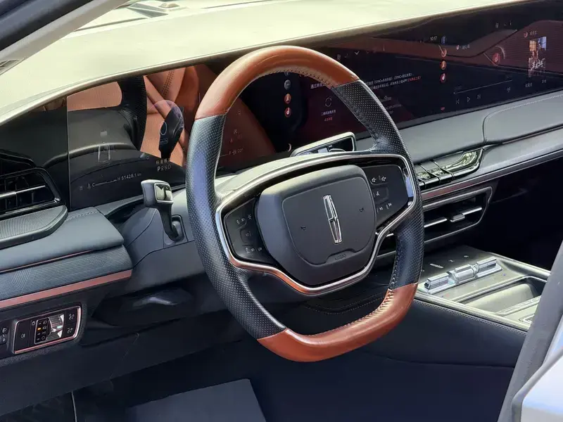2022 Lincoln Z с пробегом 52 000 км