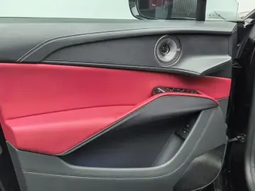 2023 Lotus Eletre с пробегом 26 000 км