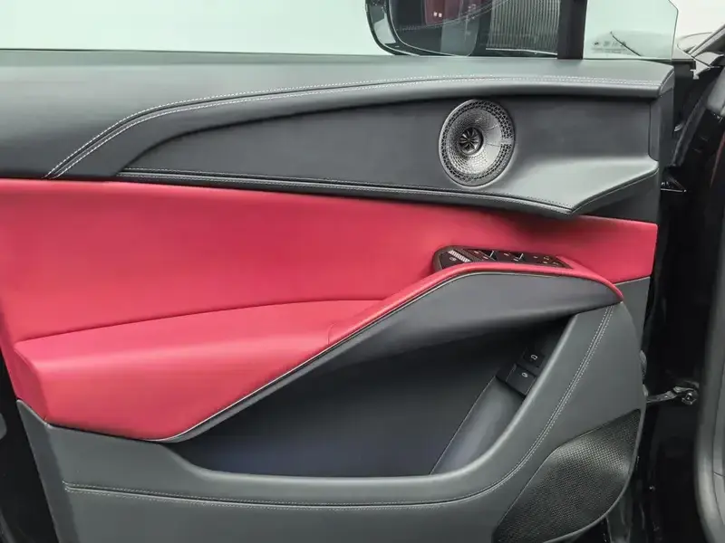 2023 Lotus Eletre с пробегом 26 000 км