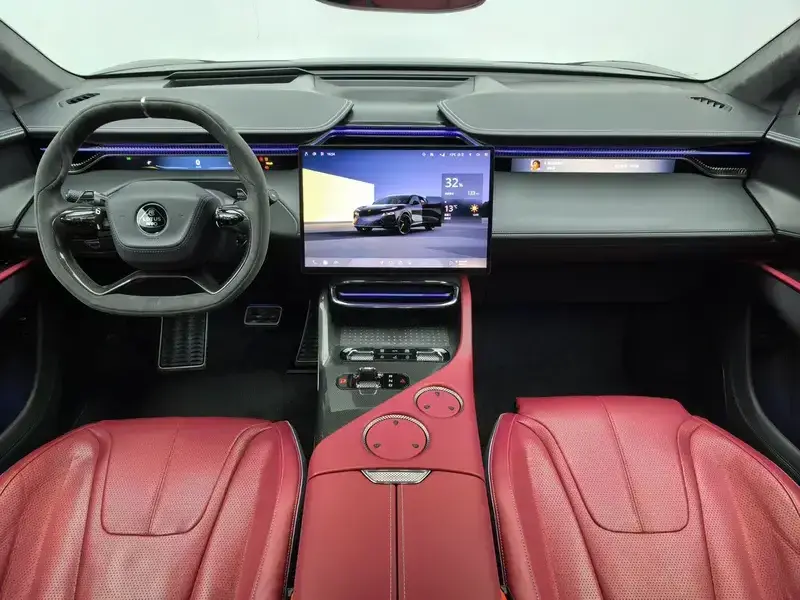 2023 Lotus Eletre с пробегом 26 000 км